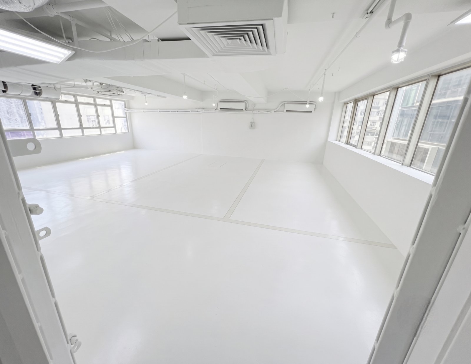 Inside the smert.ai R&D lab in Tsim Sha Tsui, Hong Kong, where kitchen cells are assembled and tested